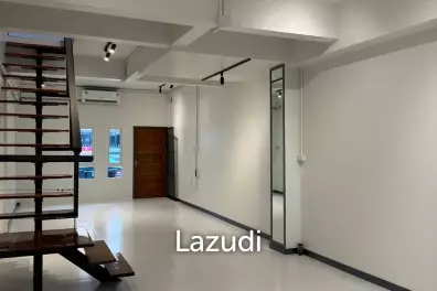 Home Office for Sale in Sukhumvit 16