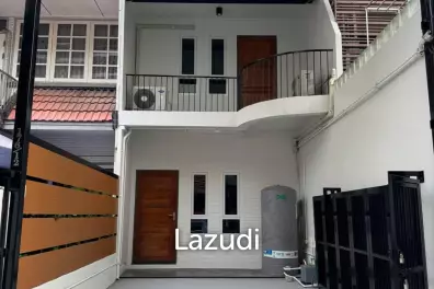 Home Office for Sale in Sukhumvit 16