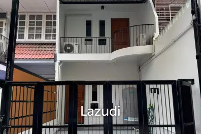 Home Office for Sale in Sukhumvit 16