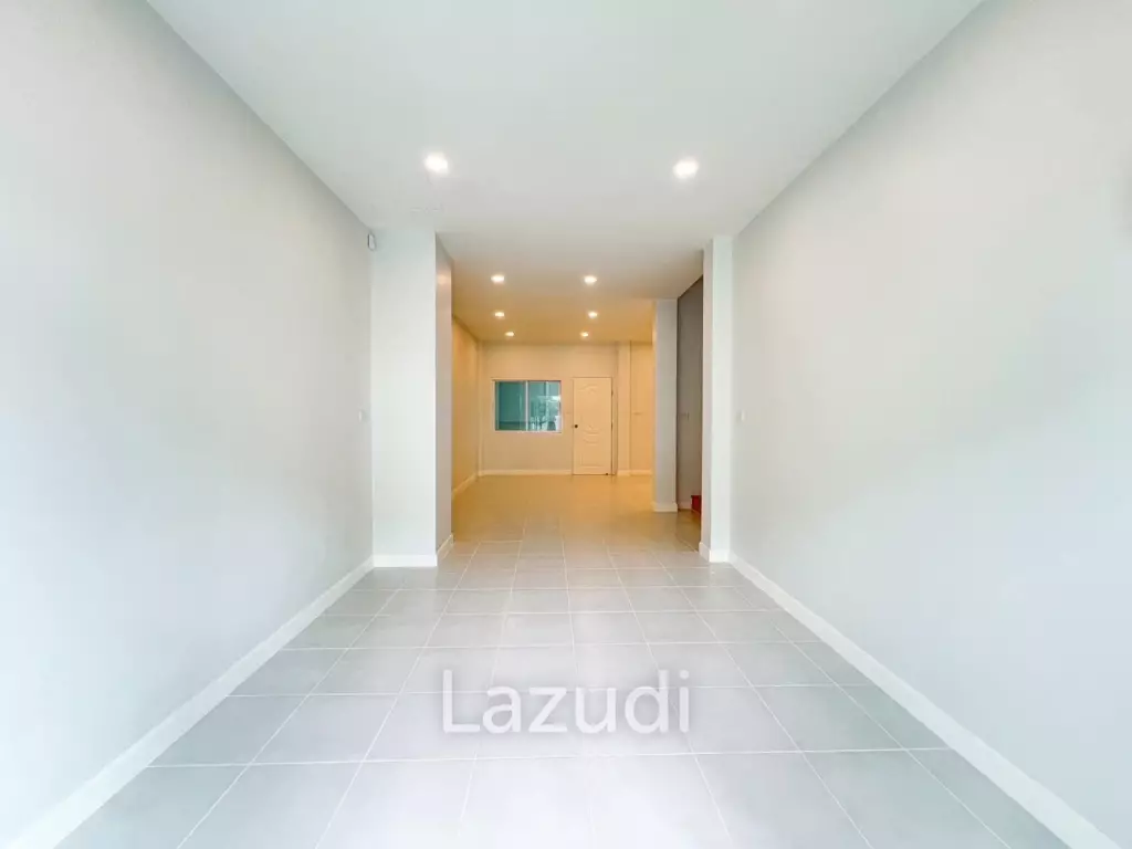 3-Bedroom Townhouse Near Central Phuket