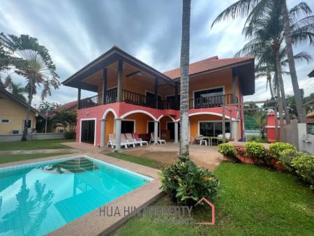 BEACHFRONT 2 STOREY VILLA IN SAM ROI YOT : 4 bed luxury villa