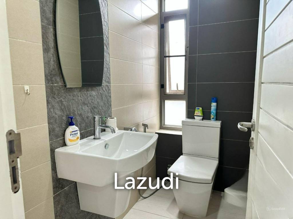 Luxurious 4-Bedroom Villa with Pool in Thep Krasatti