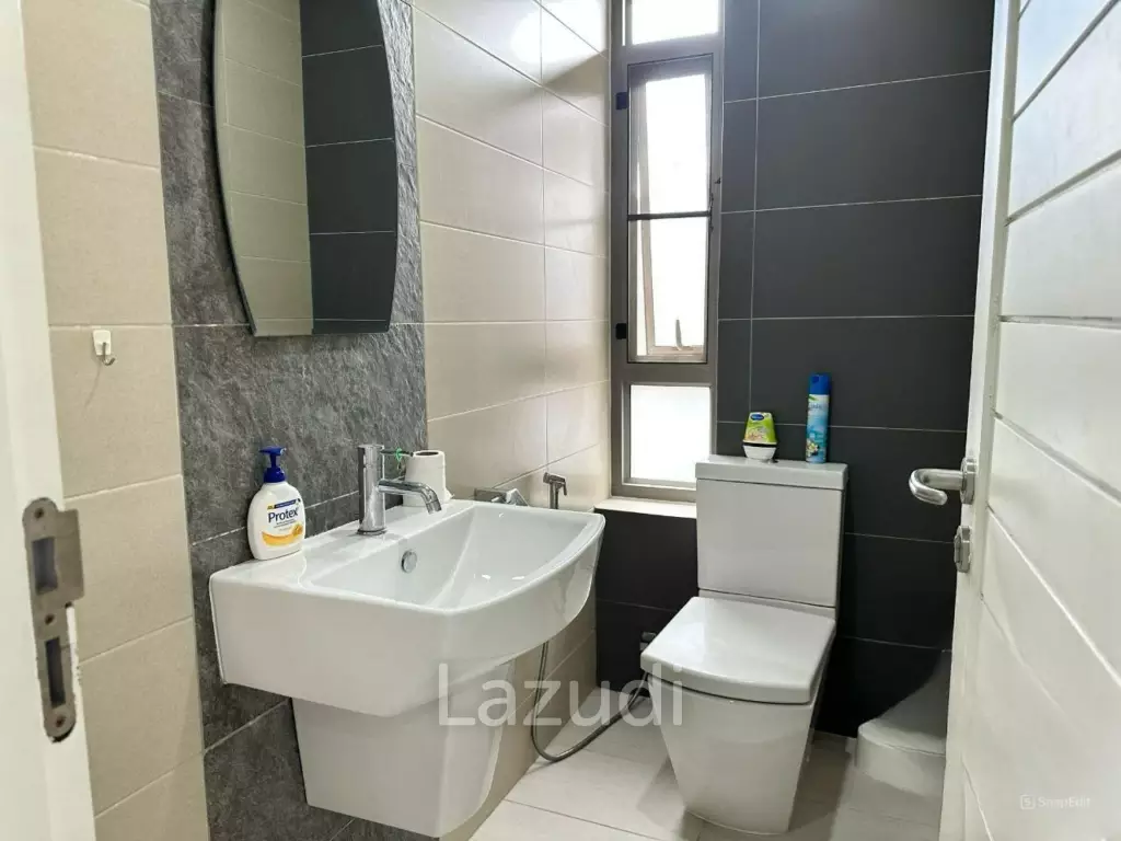 Luxurious 4-Bedroom Villa with Pool in Thep Krasatti