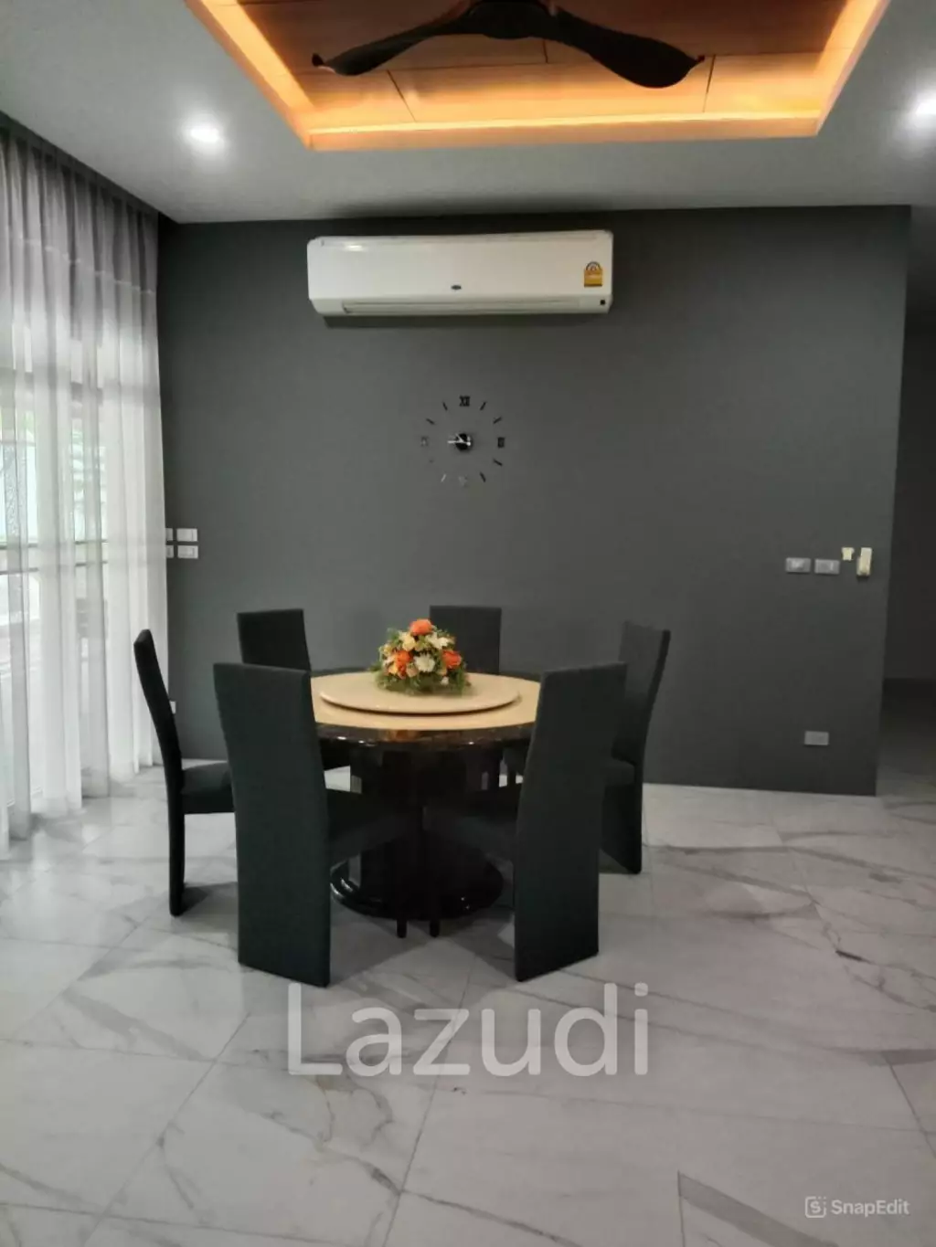 Luxurious 4-Bedroom Villa with Pool in Thep Krasatti