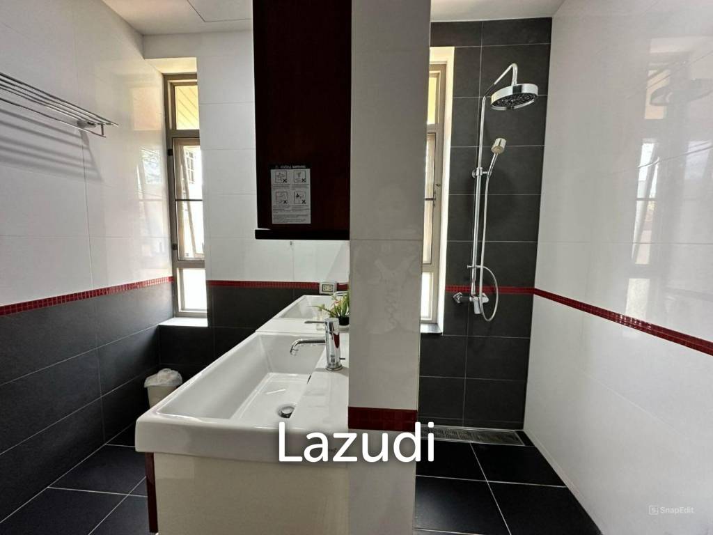 Luxurious 4-Bedroom Villa with Pool in Thep Krasatti