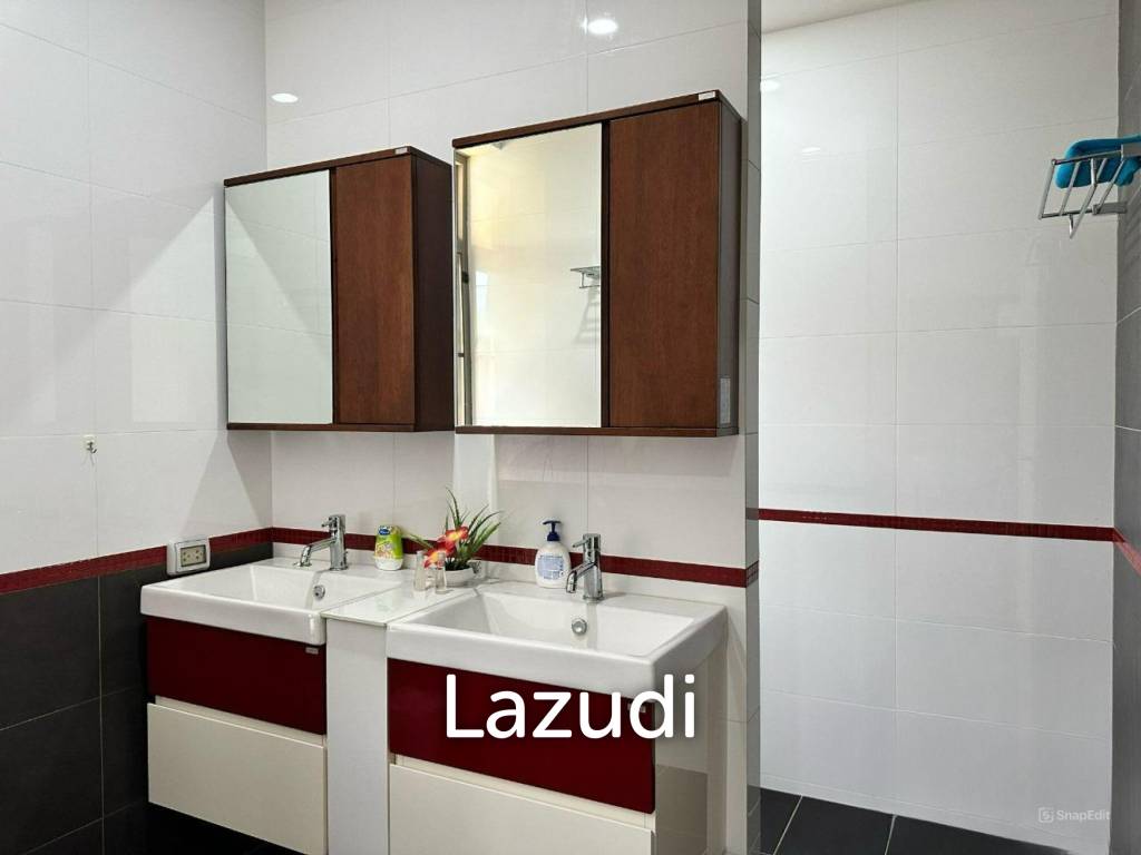 Luxurious 4-Bedroom Villa with Pool in Thep Krasatti