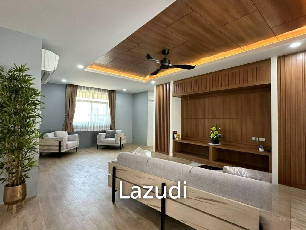 Luxurious 4-Bedroom Villa with Pool in Thep Krasatti