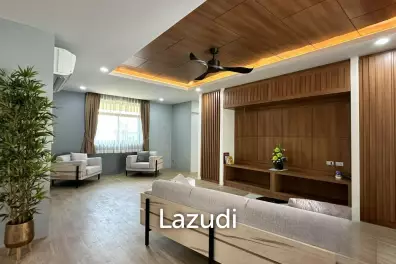 Luxurious 4-Bedroom Villa with Pool in Thep Krasatti