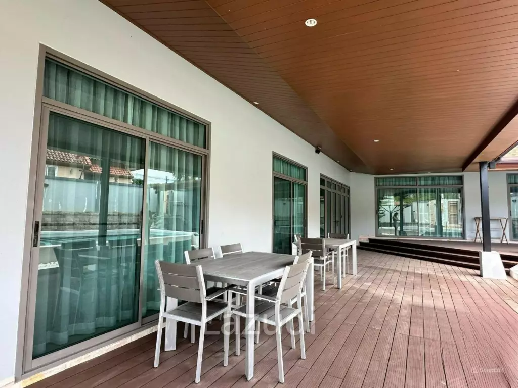 Luxurious 4-Bedroom Villa with Pool in Thep Krasatti