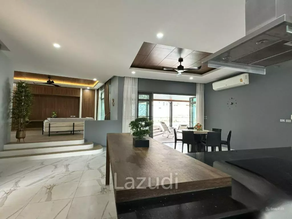 Luxurious 4-Bedroom Villa with Pool in Thep Krasatti