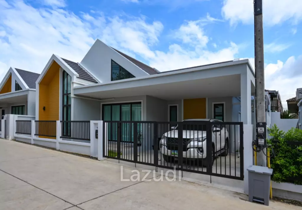 3 Bedrooms Detached Home for Rent  in Bangjo Phuket