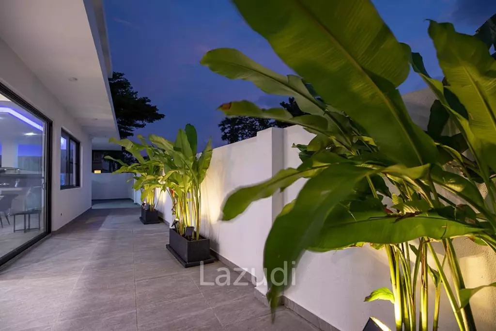 Beautiful modern 5-bedroom villa for rent in Rawai.