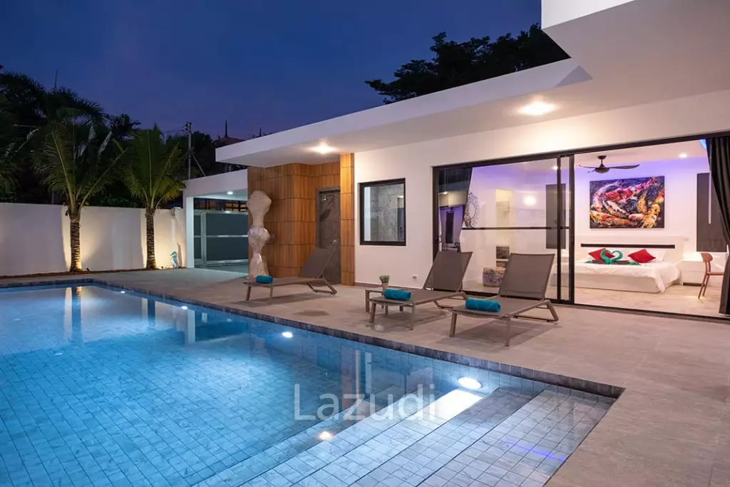 Beautiful modern 5-bedroom villa for rent in Rawai.