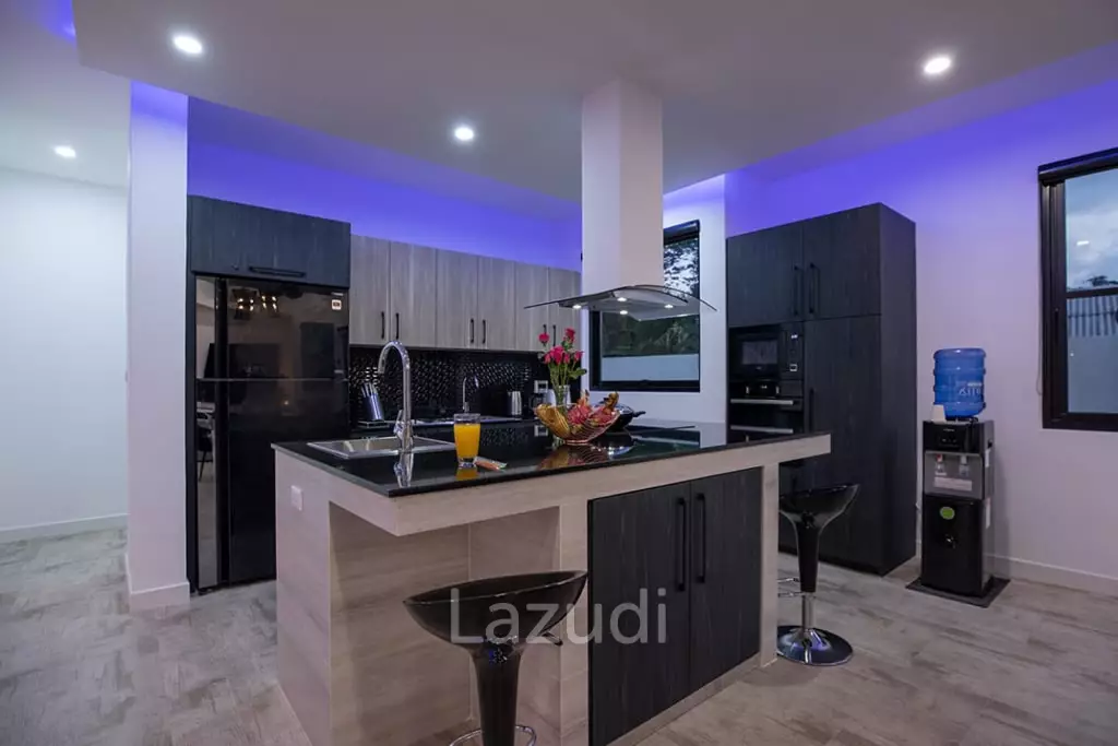 Beautiful modern 5-bedroom villa for rent in Rawai.