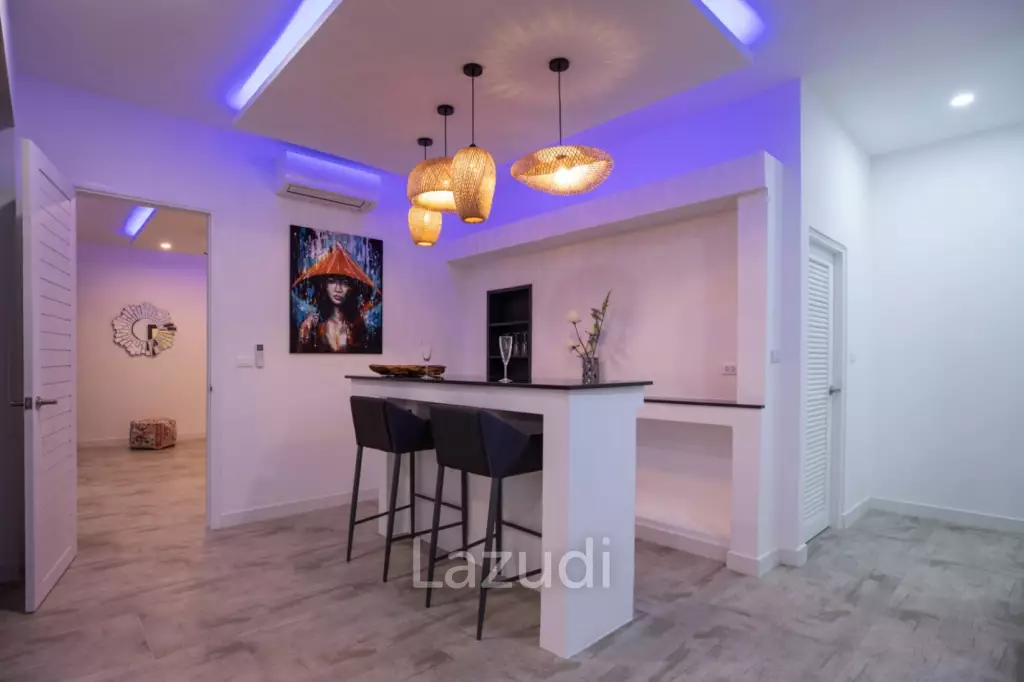 Beautiful modern 5-bedroom villa for rent in Rawai.