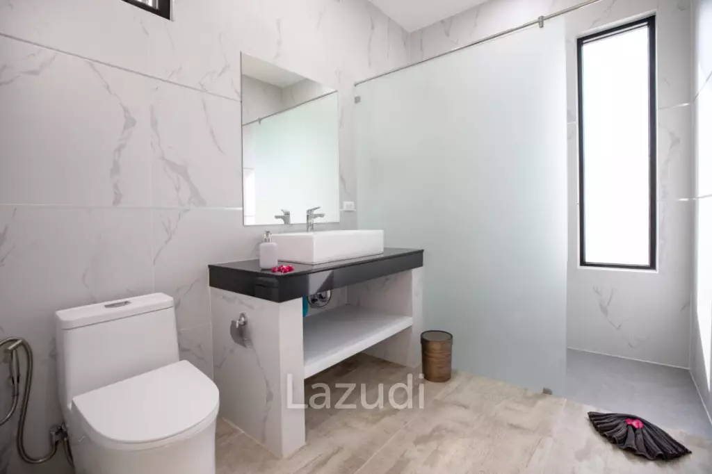 Beautiful modern 5-bedroom villa for rent in Rawai.