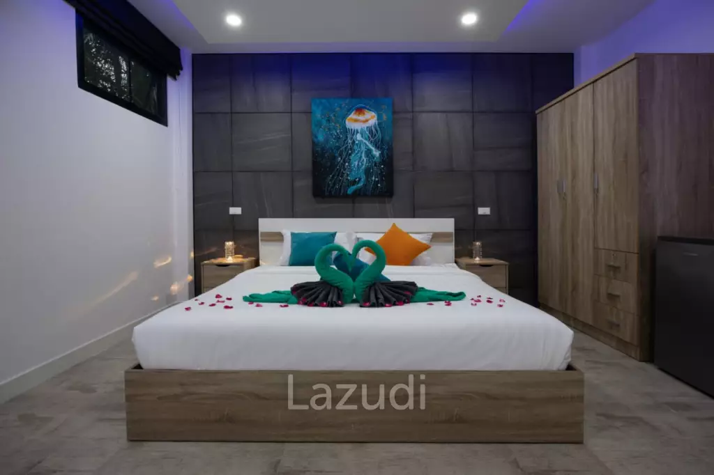 Beautiful modern 5-bedroom villa for rent in Rawai.