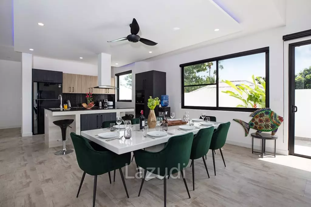 Beautiful modern 5-bedroom villa for rent in Rawai.