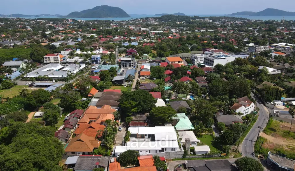Beautiful modern 5-bedroom villa for rent in Rawai.