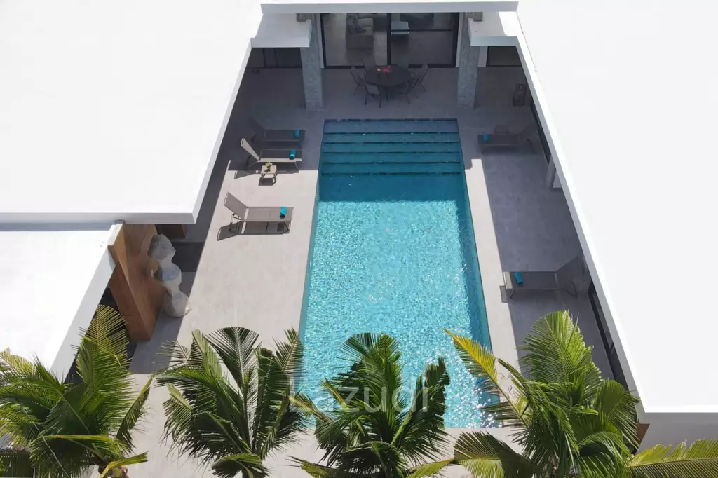 Beautiful modern 5-bedroom villa for rent in Rawai.