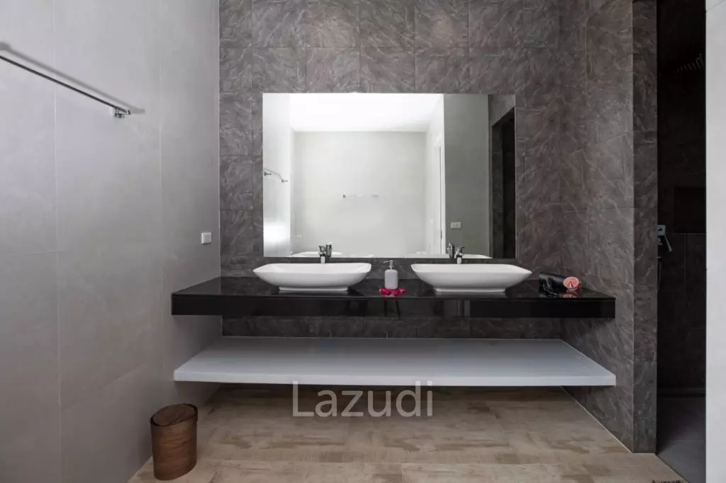 Beautiful modern 5-bedroom villa for rent in Rawai.
