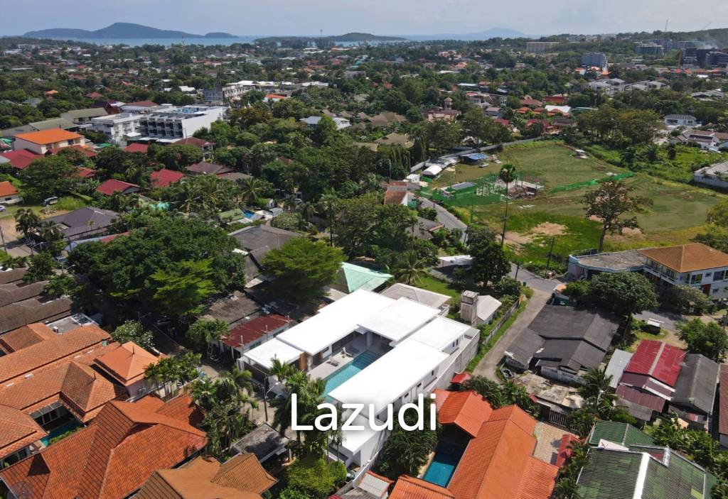 Beautiful modern 5-bedroom villa for rent in Rawai.