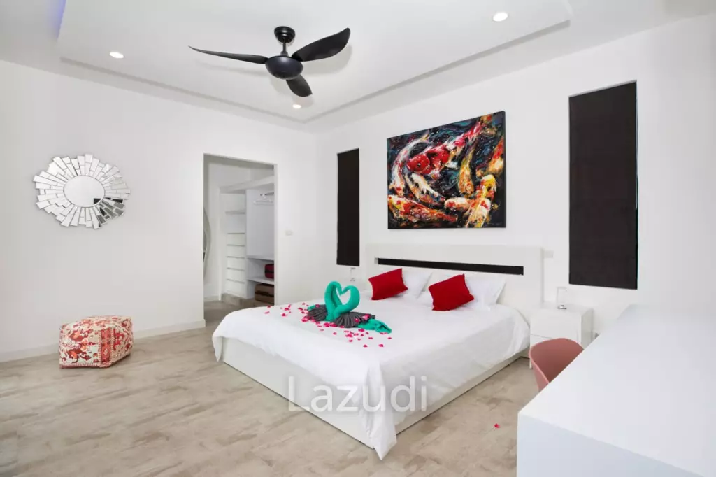 Beautiful modern 5-bedroom villa for rent in Rawai.