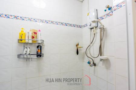 Exquisite Luxury Living: Spacious Villa in Naebkehad Village, in the Heart of Hua Hin City