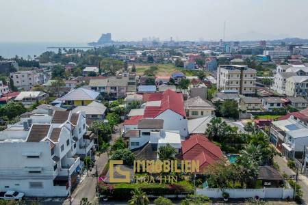 Exquisites Luxus-Wohnen: Großzügige Villa im Naebkehad Village, im Herzen von Hua Hin