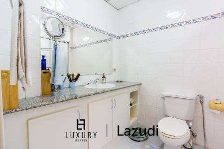 1,130 metro cuadrado 6 ` 5 Baño Villa de Venta