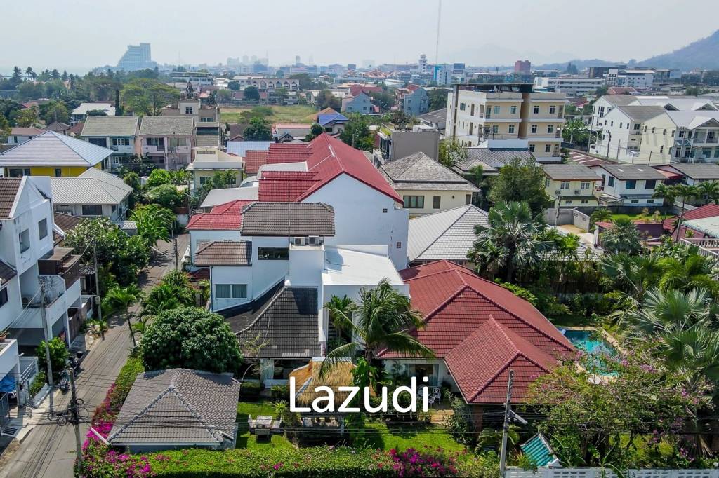 Exquisite Luxury Living: Spacious Villa in Naebkehad Village, in the Heart of Hua Hin City