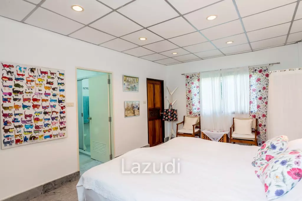 Exquisite Luxury Living: Spacious Villa in Naebkehad Village, in the Heart of Hua Hin City