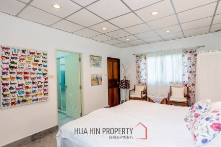 Exquisite Luxury Living: Spacious Villa in Naebkehad Village, in the Heart of Hua Hin City