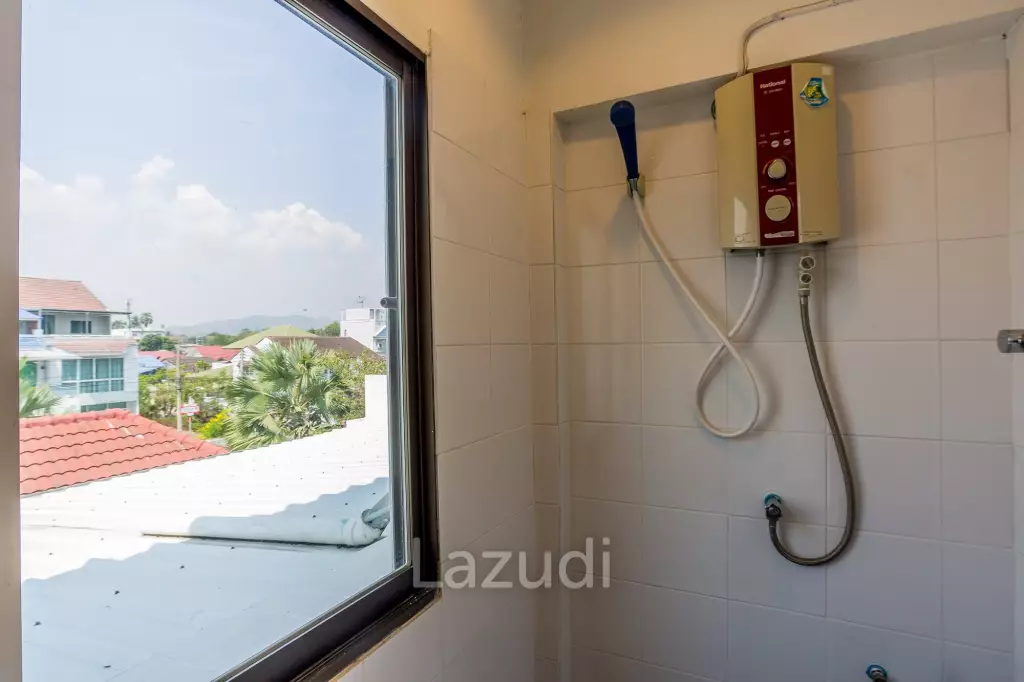 Exquisite Luxury Living: Spacious Villa in Naebkehad Village, in the Heart of Hua Hin City