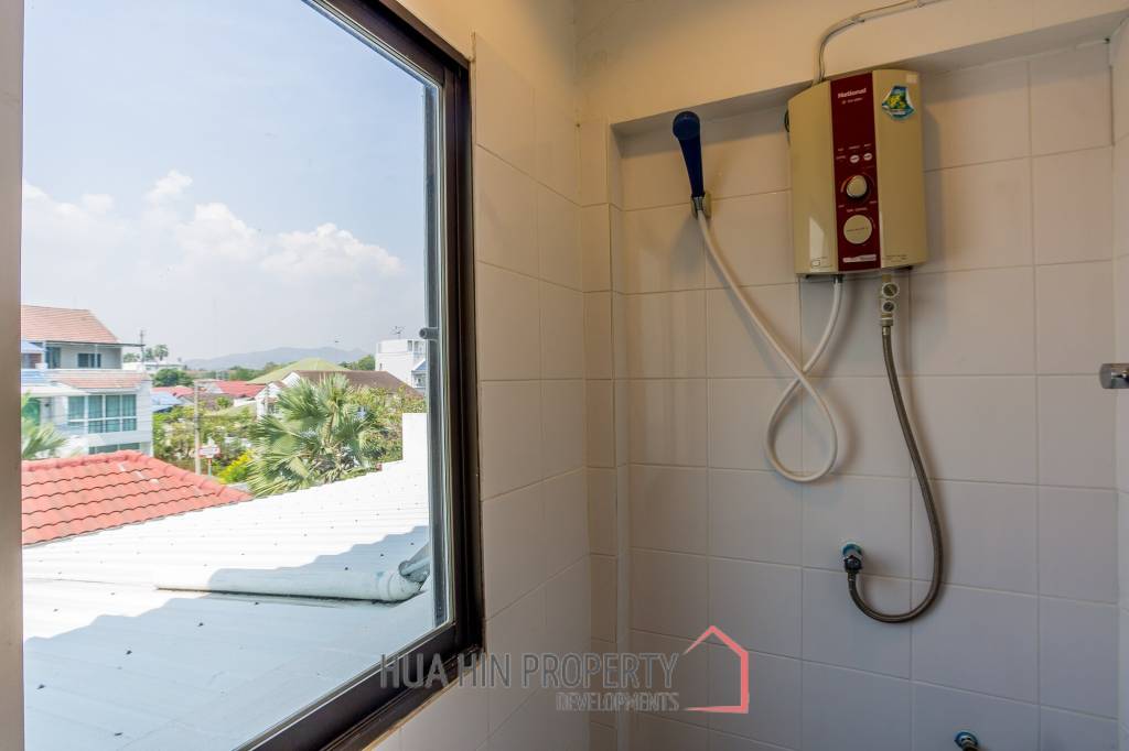 Exquisite Luxury Living: Spacious Villa in Naebkehad Village, in the Heart of Hua Hin City