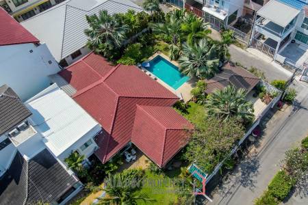 Exquisite Luxury Living: Spacious Villa in Naebkehad Village, in the Heart of Hua Hin City