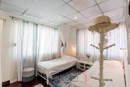 Exquisite Luxury Living: Spacious Villa in Naebkehad Village, in the Heart of Hua Hin City