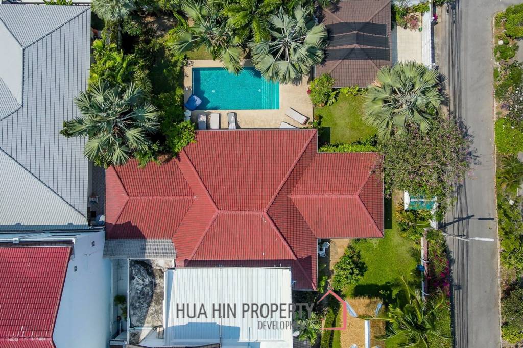 Exquisite Luxury Living: Spacious Villa in Naebkehad Village, in the Heart of Hua Hin City