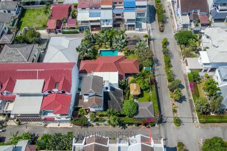 Exquisite Luxury Living: Spacious Villa in Naebkehad Village, in the Heart of Hua Hin City