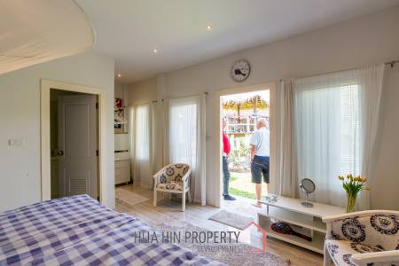 Exquisite Luxury Living: Spacious Villa in Naebkehad Village, in the Heart of Hua Hin City