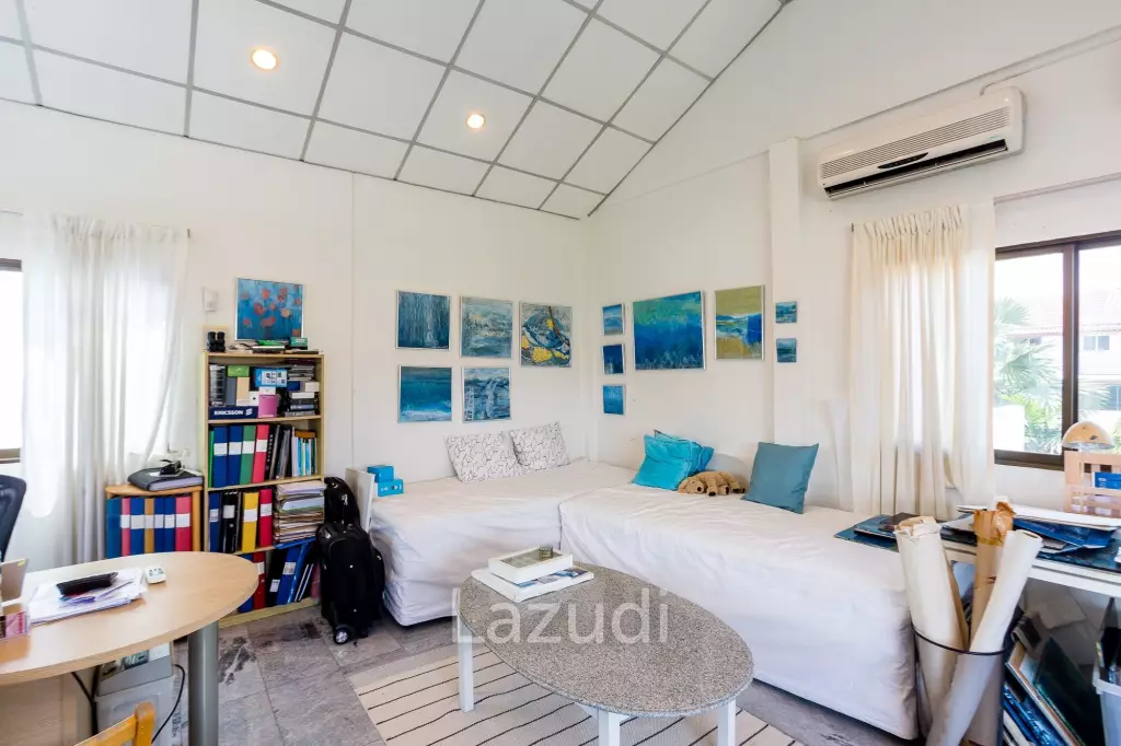 Exquisite Luxury Living: Spacious Villa in Naebkehad Village, in the Heart of Hua Hin City