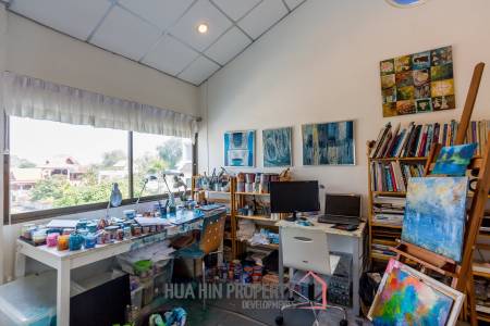 Exquisite Luxury Living: Spacious Villa in Naebkehad Village, in the Heart of Hua Hin City