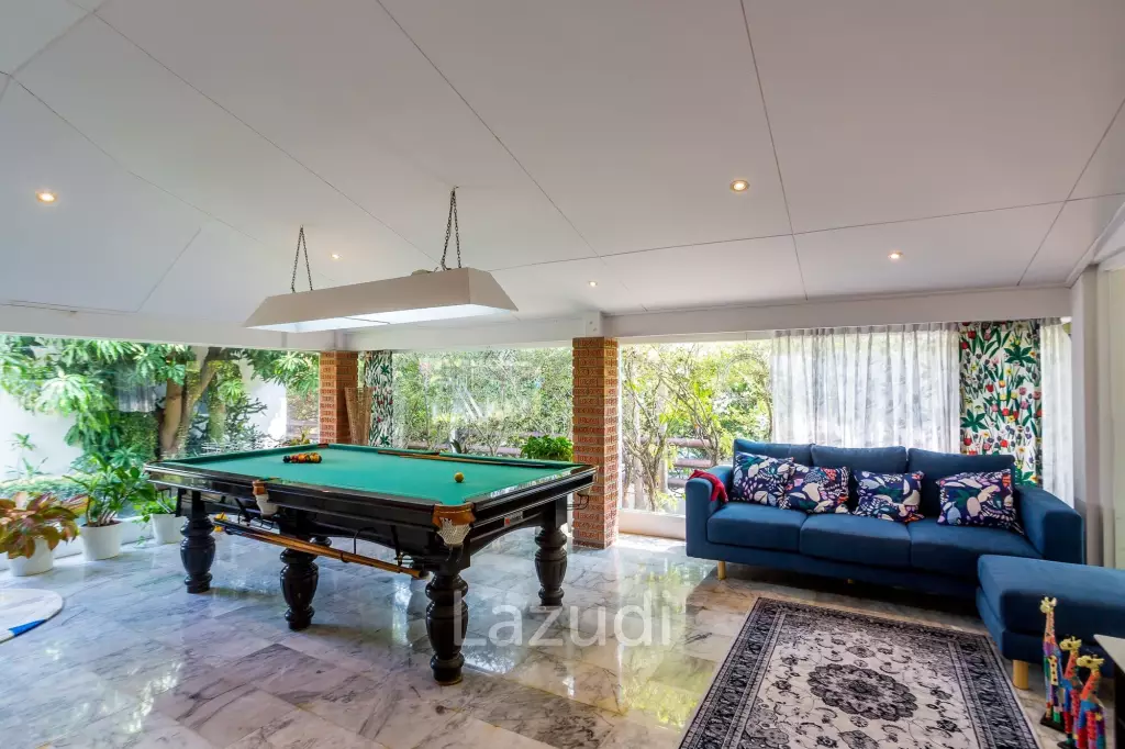Exquisite Luxury Living: Spacious Villa in Naebkehad Village, in the Heart of Hua Hin City