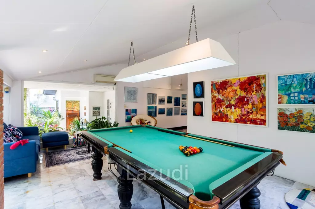 Exquisite Luxury Living: Spacious Villa in Naebkehad Village, in the Heart of Hua Hin City