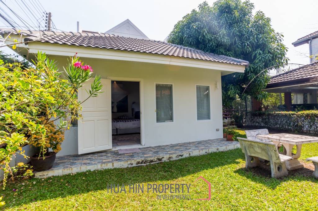 Exquisite Luxury Living: Spacious Villa in Naebkehad Village, in the Heart of Hua Hin City