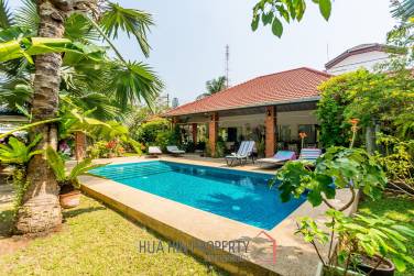 Exquisite Luxury Living: Spacious Villa in Naebkehad Village, in the Heart of Hua Hin City