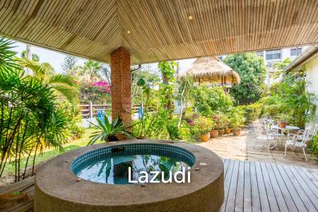 Exquisite Luxury Living: Spacious Villa in Naebkehad Village, in the Heart of Hua Hin City