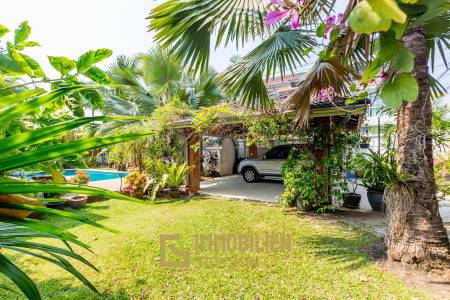 Exquisites Luxus-Wohnen: Großzügige Villa im Naebkehad Village, im Herzen von Hua Hin