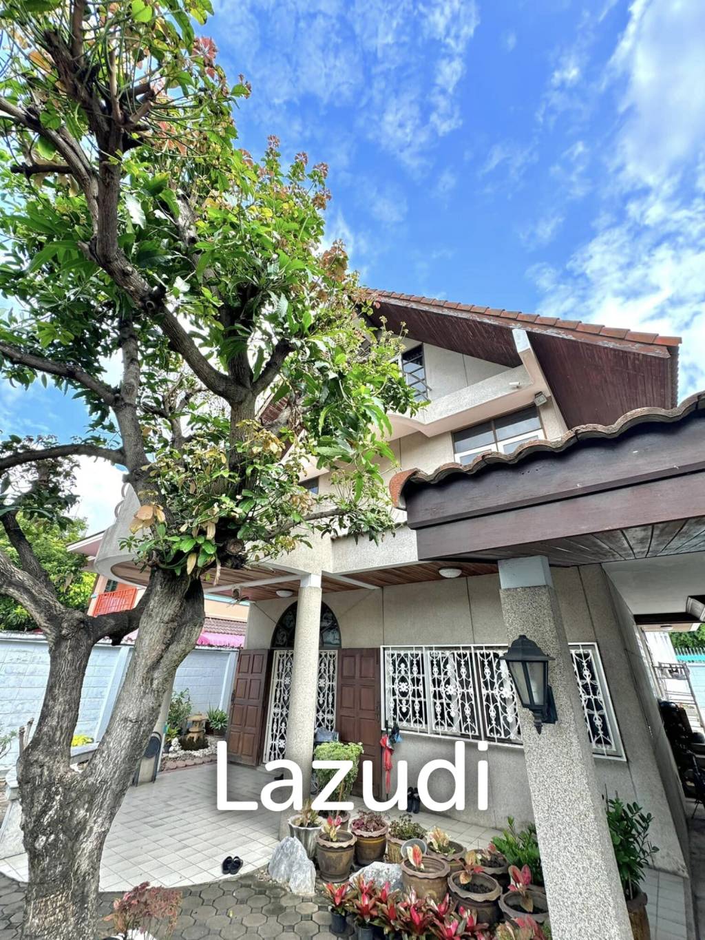 4 Bed 5 Bath 400 SQ.M House in Sathorn-Narathiwas