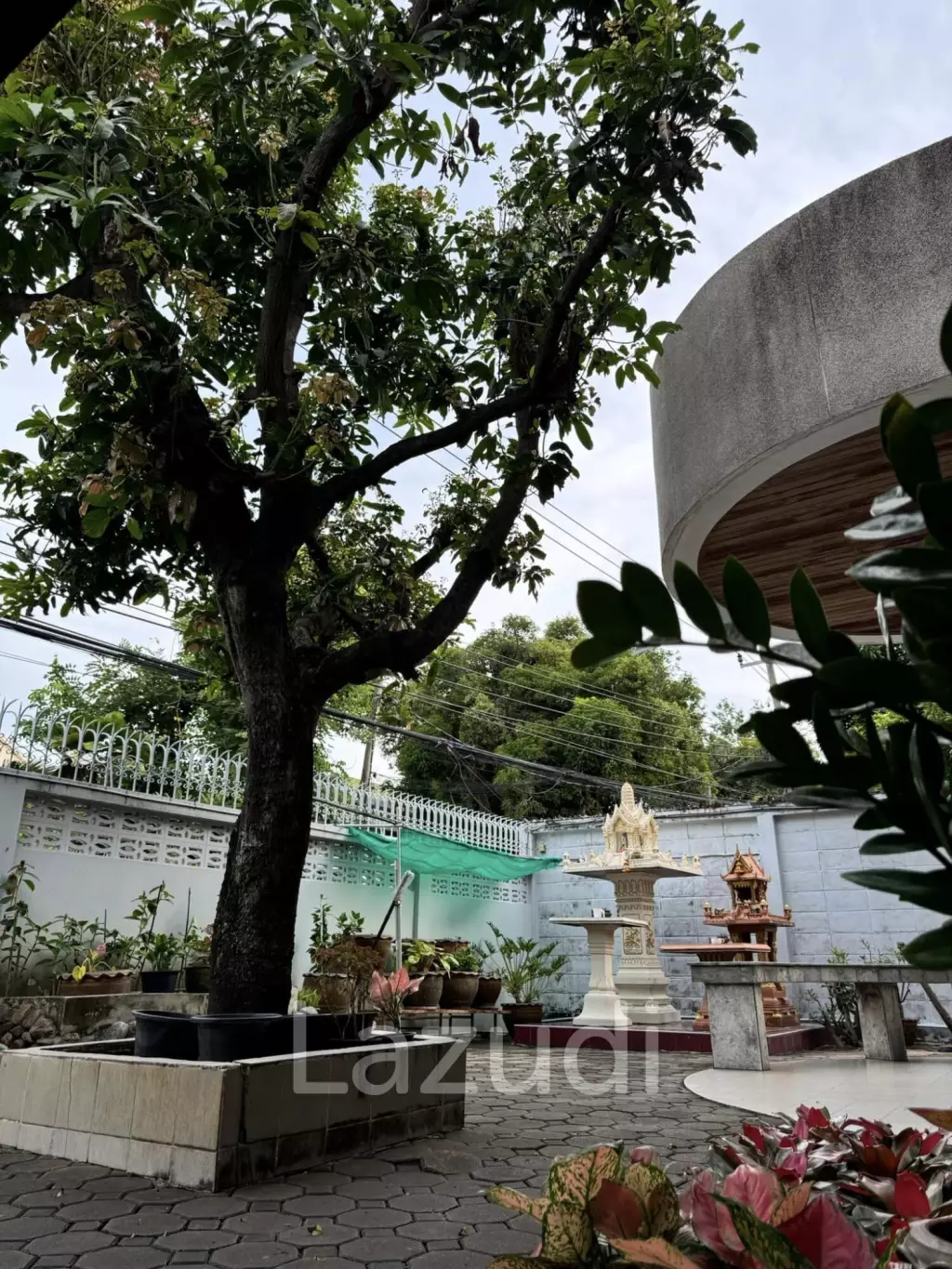 4 Bed 5 Bath 400 SQ.M House in Sathorn-Narathiwas